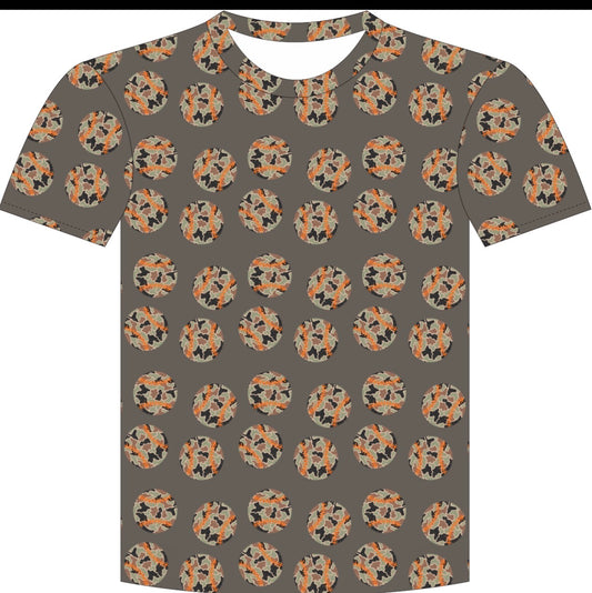 Camo and curveballs print athletic shirt